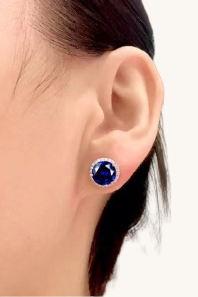 Contrast Moissanite Stud Earrings